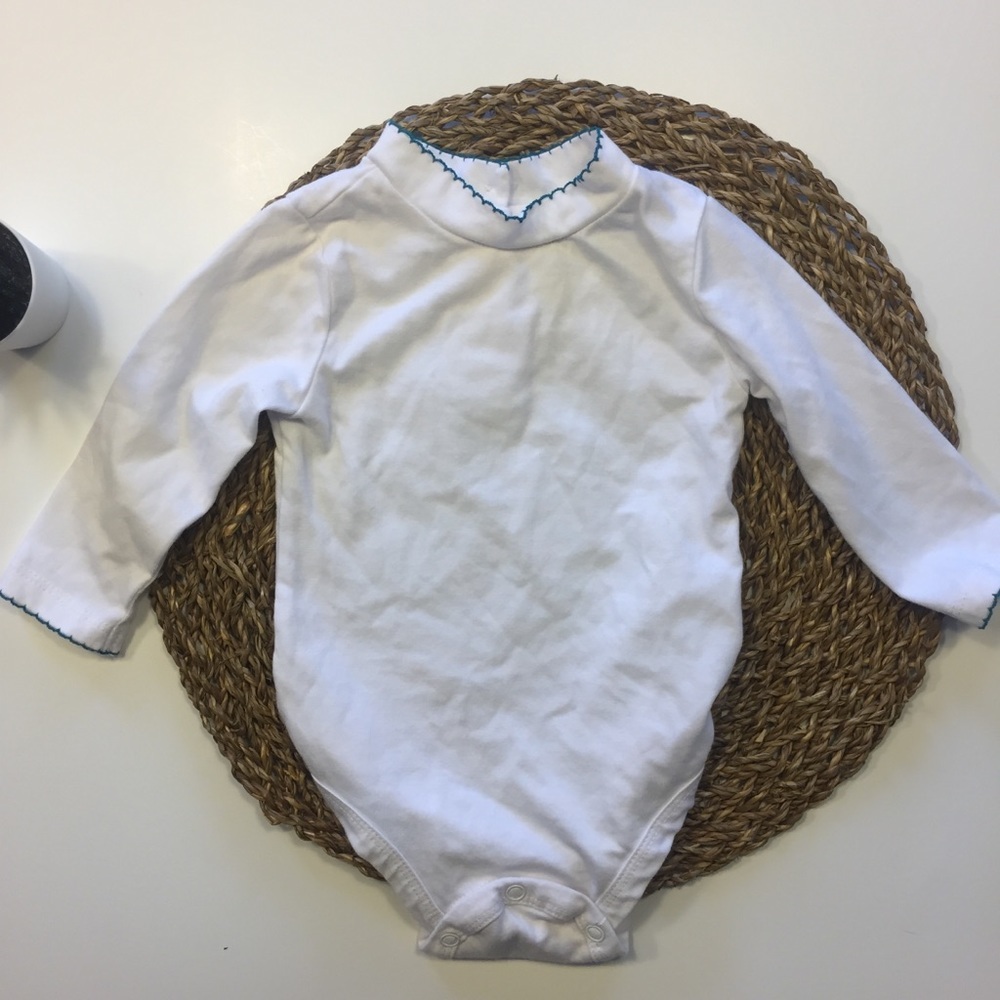 👛[White Long Sleeve Onesie] Collar/Cuff Detail